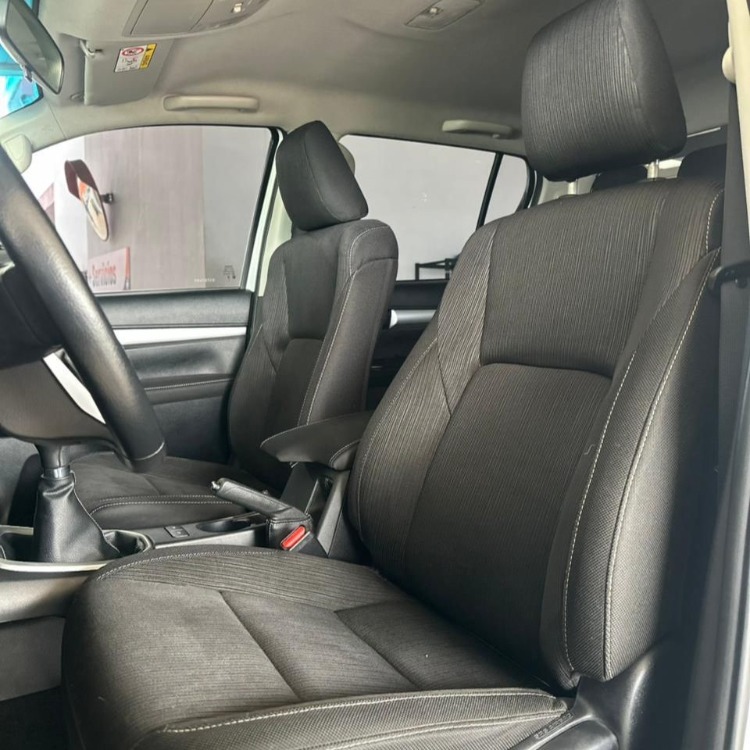 Toyota Hilux D/C 4X4 Srv Mec. 2024 — foto 7
